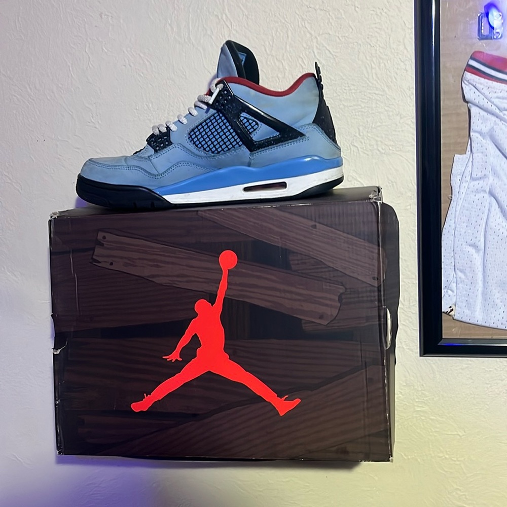 Jordan 4 Travis Scott’s